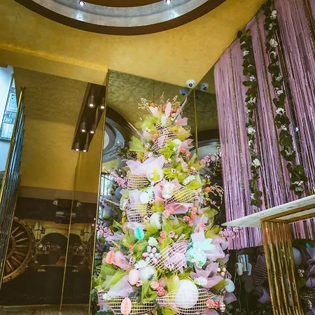 Hidden Bank: Golden Appartement *