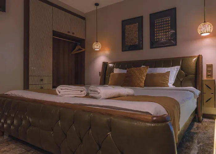 Hidden Bank: Golden Appartement *